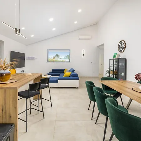 Arija By Villsy Vila *